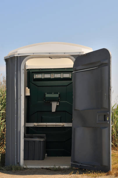 Porta potty rental for outdoor events in Paw Paw, MI